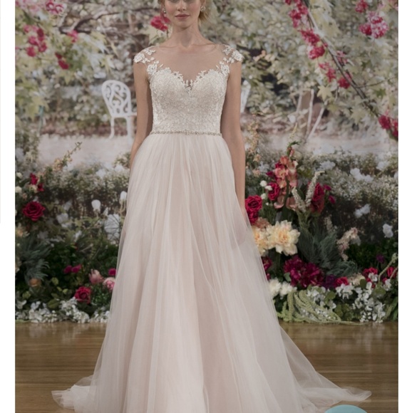 Maggie Sottero Sonja Size 10 (street size 4-6) - Picture 2 of 6